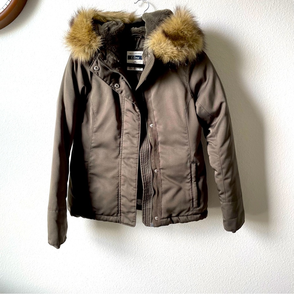 Abercrombie and Fitch Winter Jacket XS Army Green Wind resistant Very warm